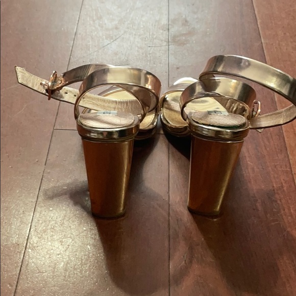 Heels - Picture 3 of 4